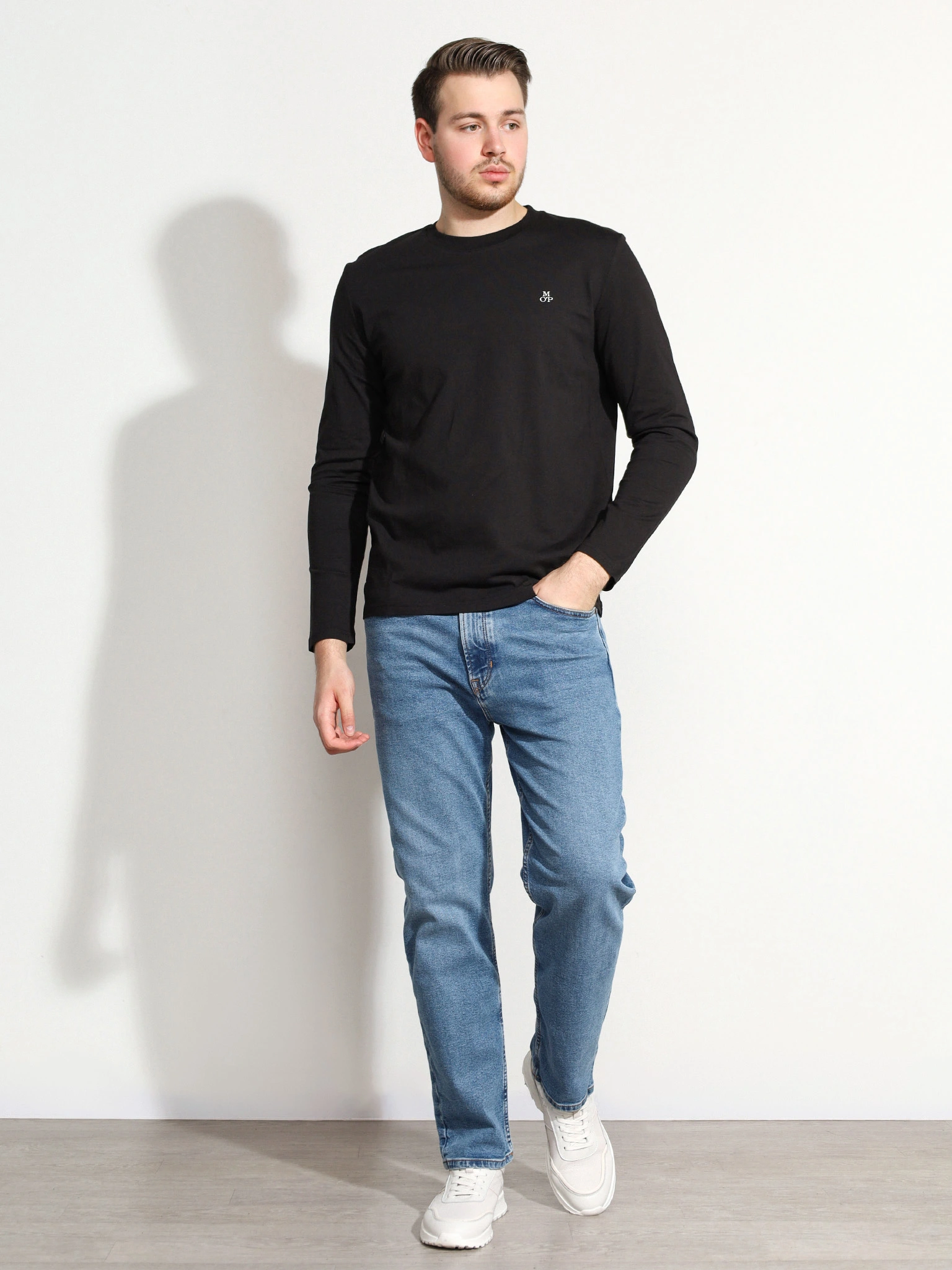 Футболка черного цвета с длинным рукавом из хлопка